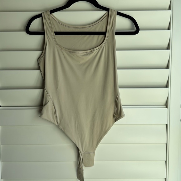 Lululemon Wundermost Ultra Soft Nulu Square Neck Sleeveless Bodysuit - Picture 1 of 10